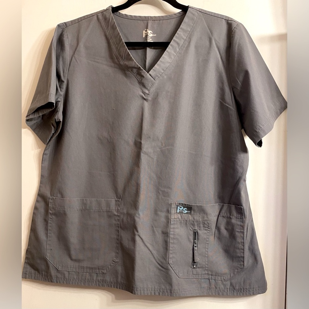 Peaches Sport gray Size XL vintage Scrub Top Style.